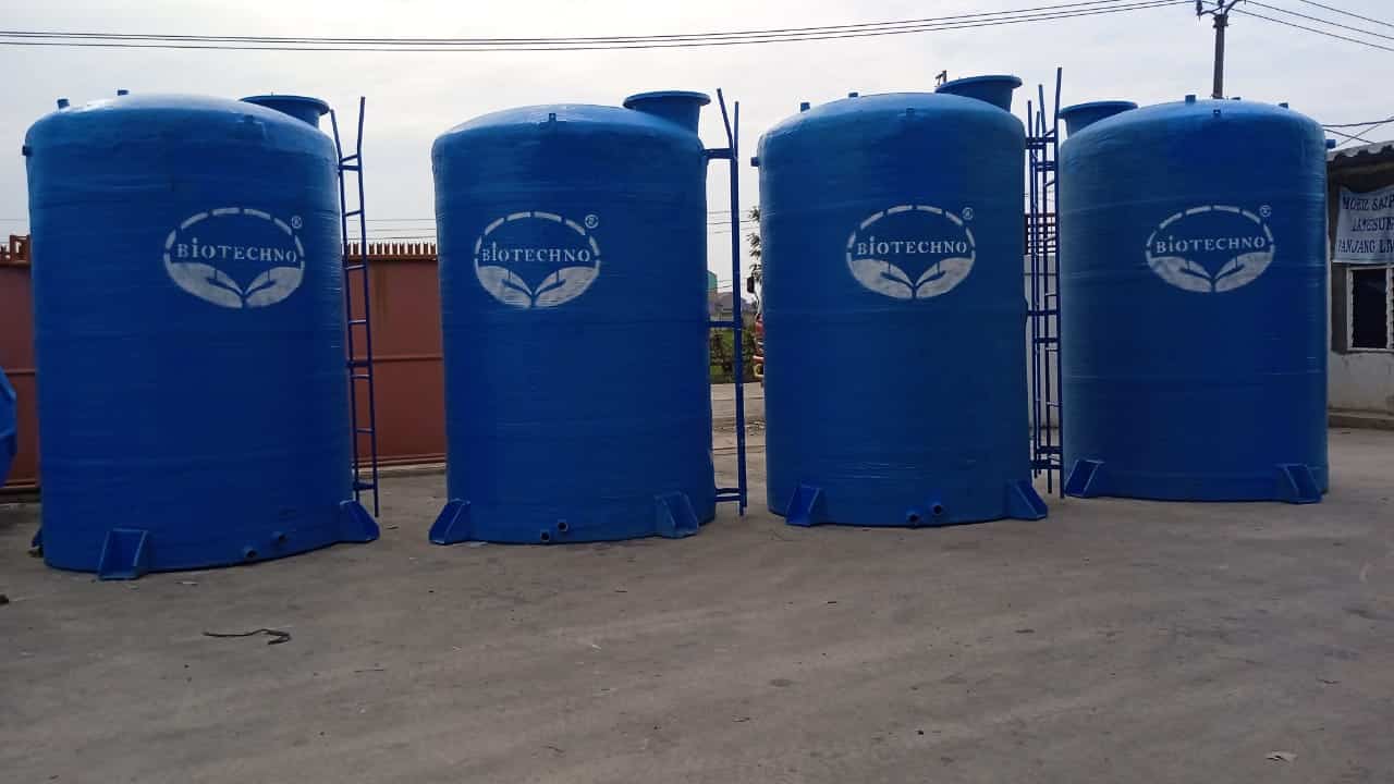 Tangki air custom FRP untuk industri dan proyek kapasitas besar